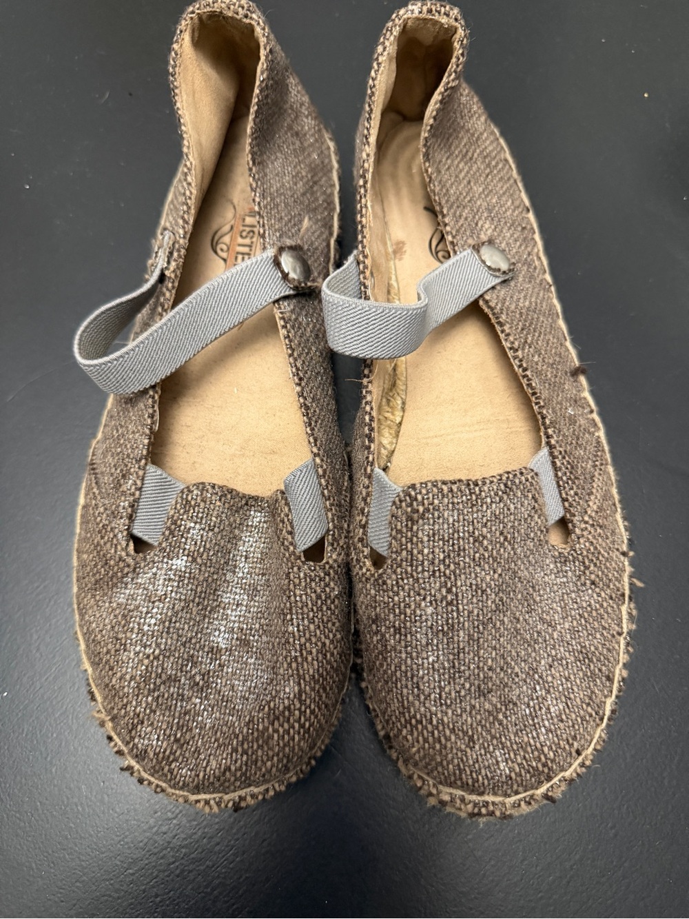 UNLISTED BROWN TEXTURED CAMP SPIRIT FLATS SZ 8